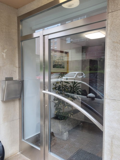 Arreglo de Portal de Comunidad - Puerta Exterior