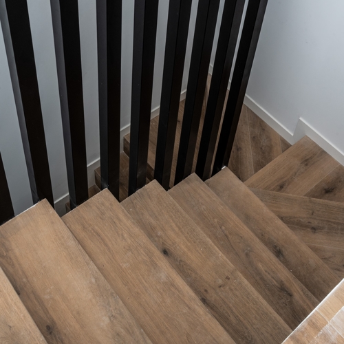 Chalet de lujo terminado - Escaleras entre pisos 